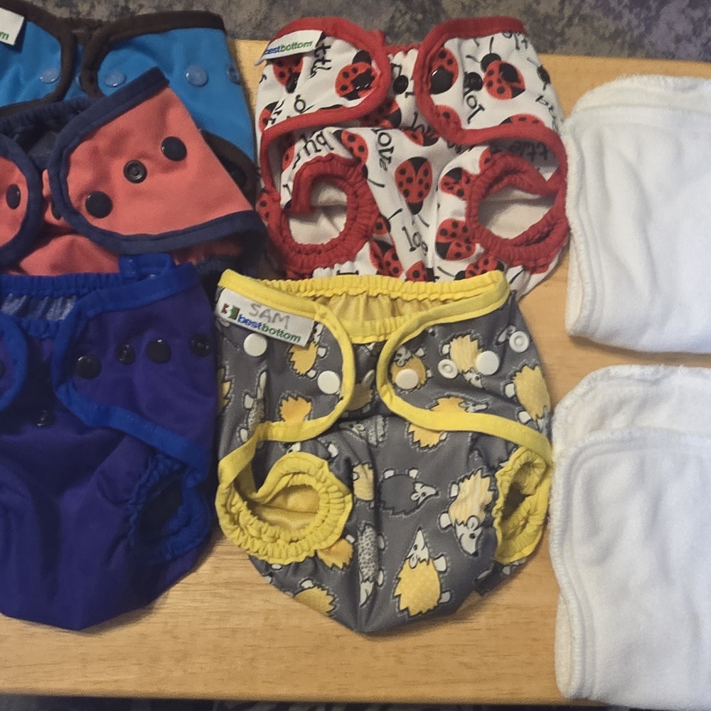 Best bottom 5 Cloth Diaper Covers – good condition 2 inserts - good condition